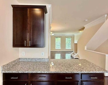 11918 Weybridge Lane - Photo Thumbnail 10