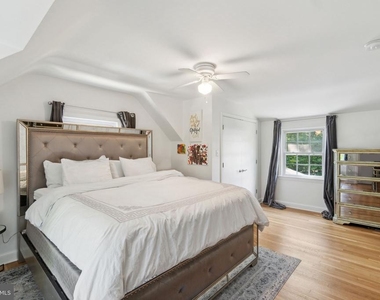 5802 Ryland Drive - Photo Thumbnail 13