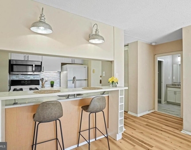 11801 Rockville Pike - Photo Thumbnail 18