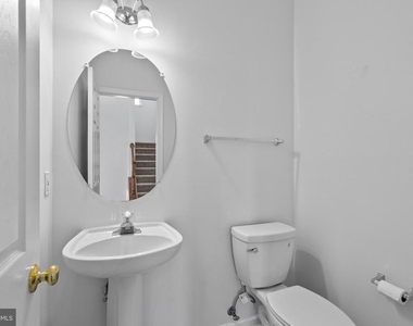 206 Heathwalk Street - Photo Thumbnail 11