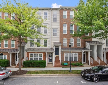 206 Heathwalk Street - Photo Thumbnail 3