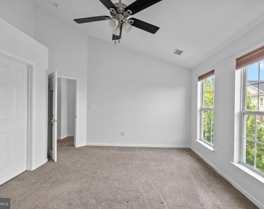 206 Heathwalk Street - Photo Thumbnail 14