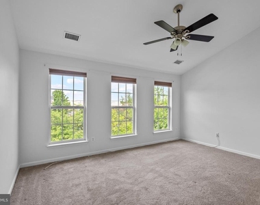 206 Heathwalk Street - Photo Thumbnail 12