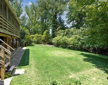 7001 Longwood Drive - Photo Thumbnail 20