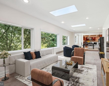 7001 Longwood Drive - Photo Thumbnail 3