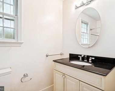 7001 Longwood Drive - Photo Thumbnail 11