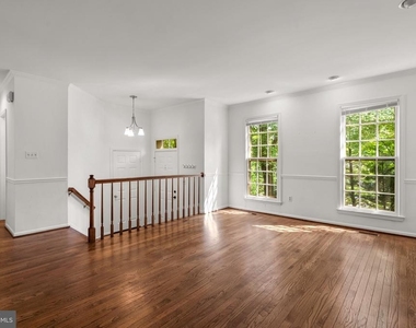 11017 Cedarwood Drive - Photo Thumbnail 4