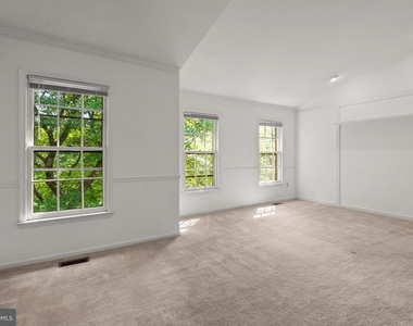11017 Cedarwood Drive - Photo Thumbnail 15
