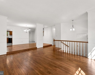 11017 Cedarwood Drive - Photo Thumbnail 5