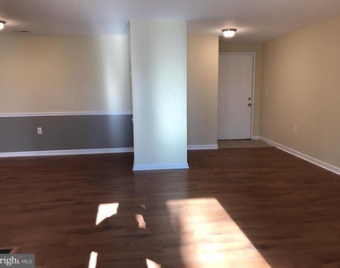 18120 Chalet Drive - Photo Thumbnail 4