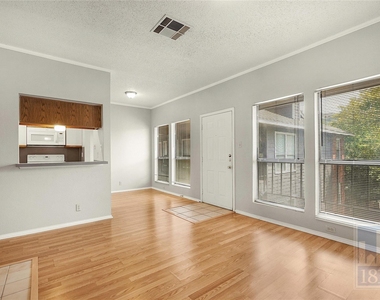 2804 Rio Grande St - Photo Thumbnail 6