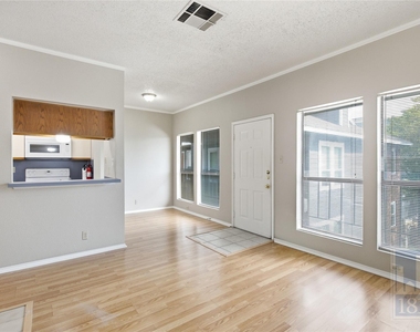 2804 Rio Grande St - Photo Thumbnail 7