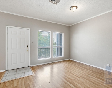 2804 Rio Grande St - Photo Thumbnail 9