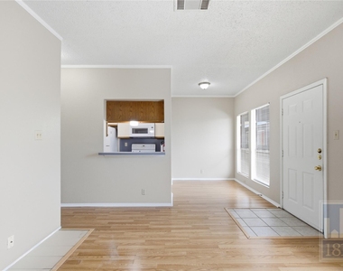 2804 Rio Grande St - Photo Thumbnail 5
