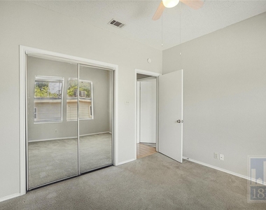 2804 Rio Grande St - Photo Thumbnail 13