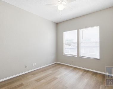 2804 Rio Grande St - Photo Thumbnail 12