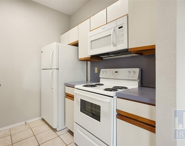 2804 Rio Grande St - Photo Thumbnail 2