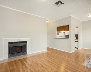 2804 Rio Grande St - Photo Thumbnail 7