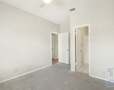 2804 Rio Grande St - Photo Thumbnail 15