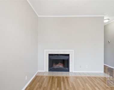 2804 Rio Grande St - Photo Thumbnail 3