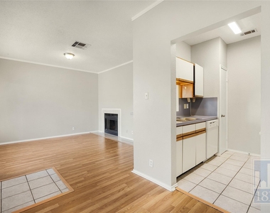 2804 Rio Grande St - Photo Thumbnail 5