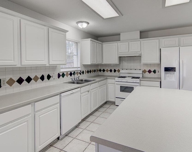 4300 Companeros Way - Photo Thumbnail 32
