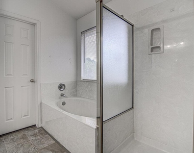 4300 Companeros Way - Photo Thumbnail 24