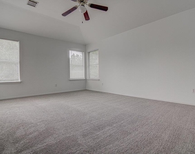 4300 Companeros Way - Photo Thumbnail 21