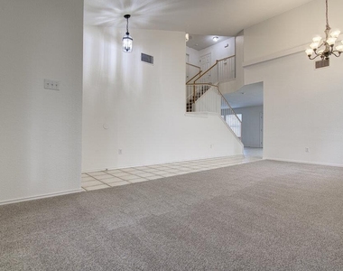 4300 Companeros Way - Photo Thumbnail 3