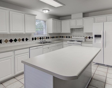 4300 Companeros Way - Photo Thumbnail 30
