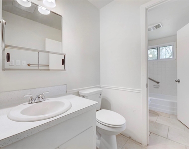2713 Friar Tuck Ln - Photo Thumbnail 17
