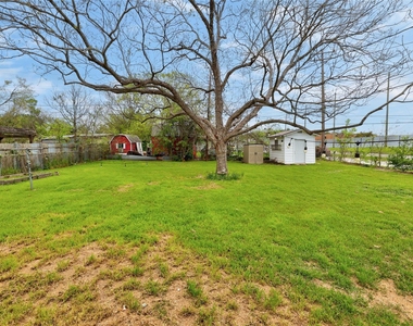 2713 Friar Tuck Ln - Photo Thumbnail 22