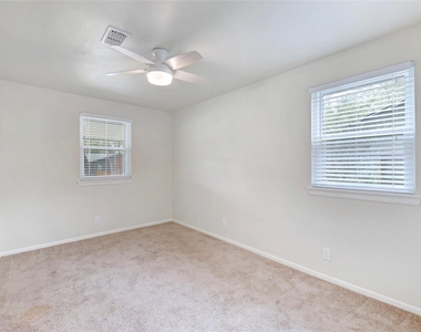 2713 Friar Tuck Ln - Photo Thumbnail 19