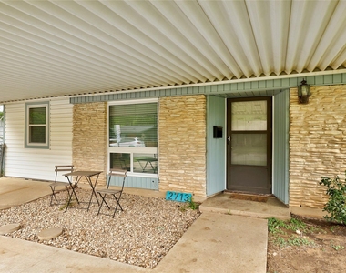 2713 Friar Tuck Ln - Photo Thumbnail 2