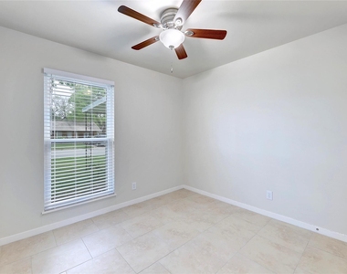 2713 Friar Tuck Ln - Photo Thumbnail 18