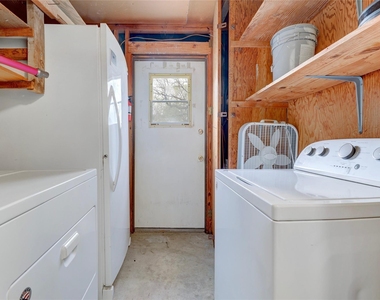 2713 Friar Tuck Ln - Photo Thumbnail 20