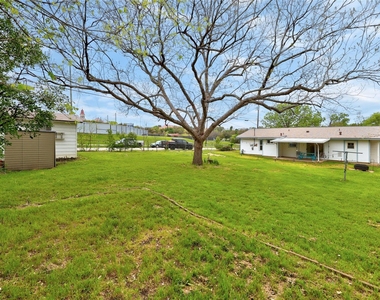 2713 Friar Tuck Ln - Photo Thumbnail 23