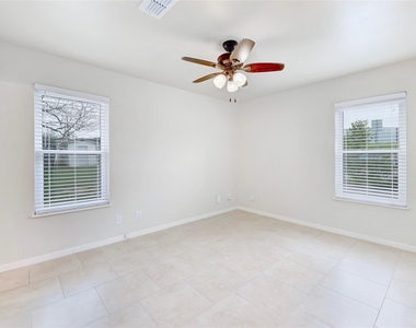 2713 Friar Tuck Ln - Photo Thumbnail 11