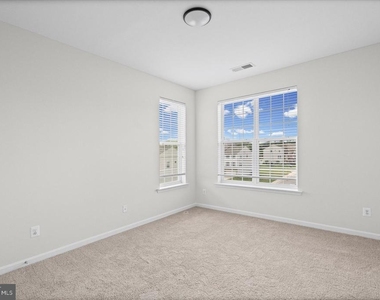 1670 Mohegan Drive - Photo Thumbnail 27