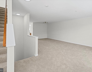 1670 Mohegan Drive - Photo Thumbnail 14