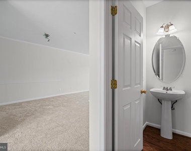 1670 Mohegan Drive - Photo Thumbnail 13
