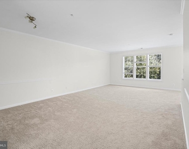 1670 Mohegan Drive - Photo Thumbnail 5