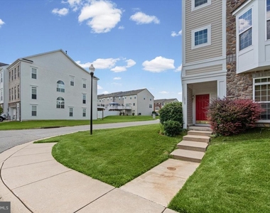 1670 Mohegan Drive - Photo Thumbnail 33