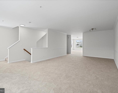 1670 Mohegan Drive - Photo Thumbnail 4