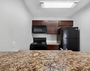 2512 Durwood St - Photo Thumbnail 4