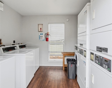 2512 Durwood St - Photo Thumbnail 11