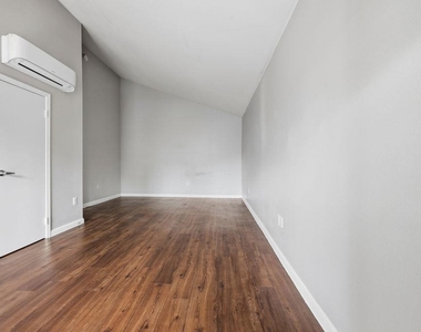 2512 Durwood St - Photo Thumbnail 3
