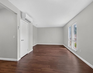 2512 Durwood St - Photo Thumbnail 3