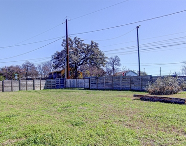 912 Catalpa St - Photo Thumbnail 13