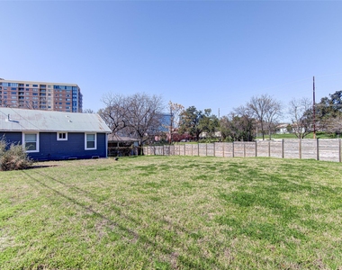 912 Catalpa St - Photo Thumbnail 14